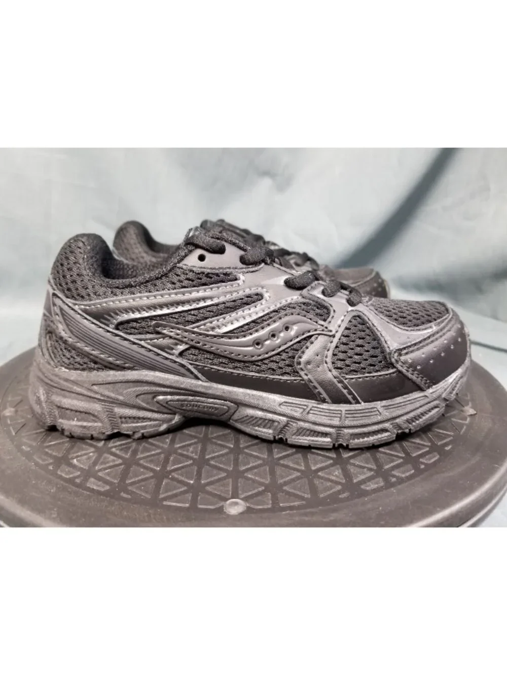 Saucony Ride Millennium KDZ Sneakers Black Kids Size 2 New No Box!